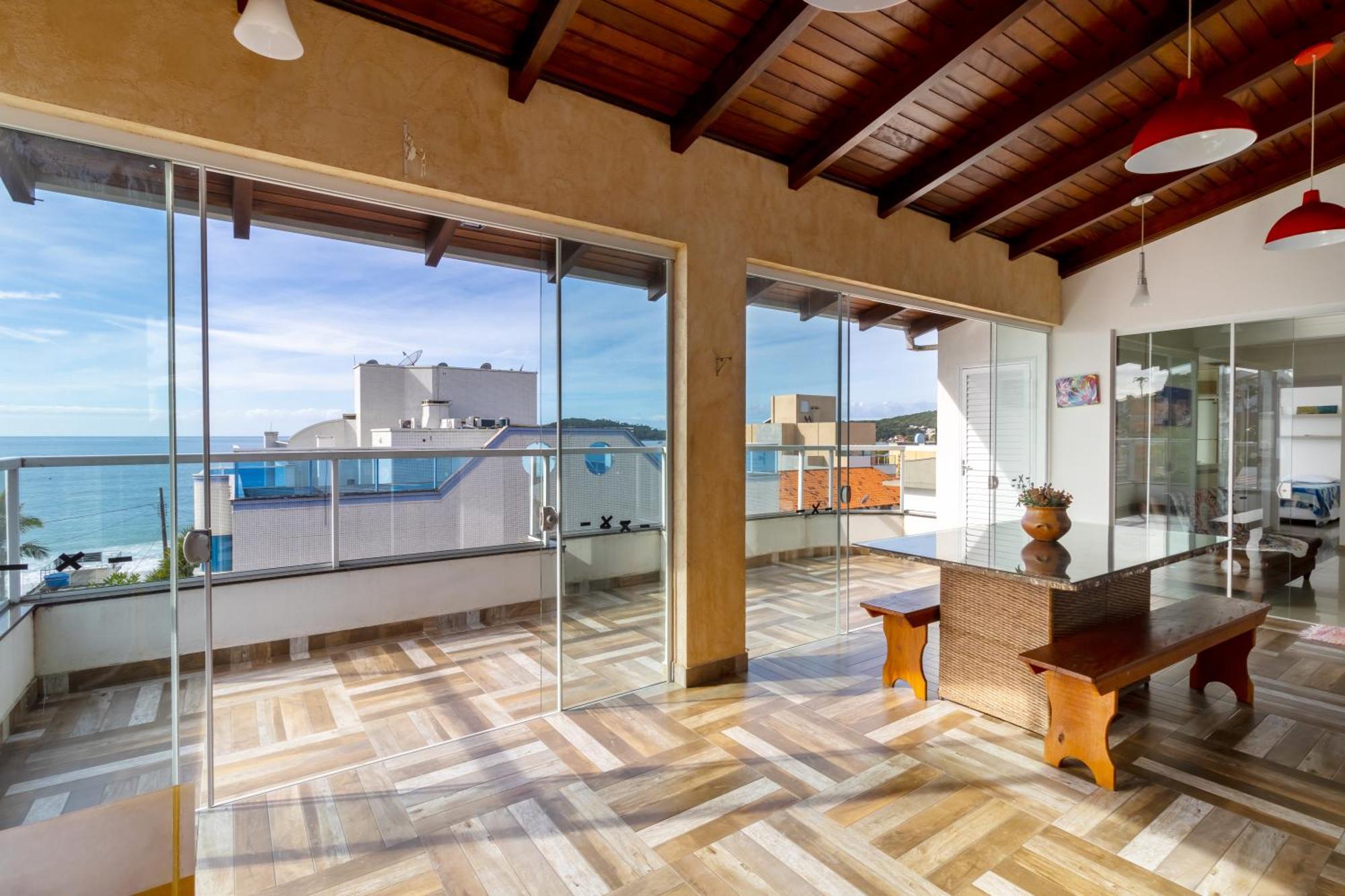 Residencial 20m & Frente Avenida Bombinhas